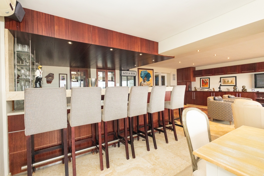 6 Bedroom Property for Sale in Bloubergstrand Western Cape